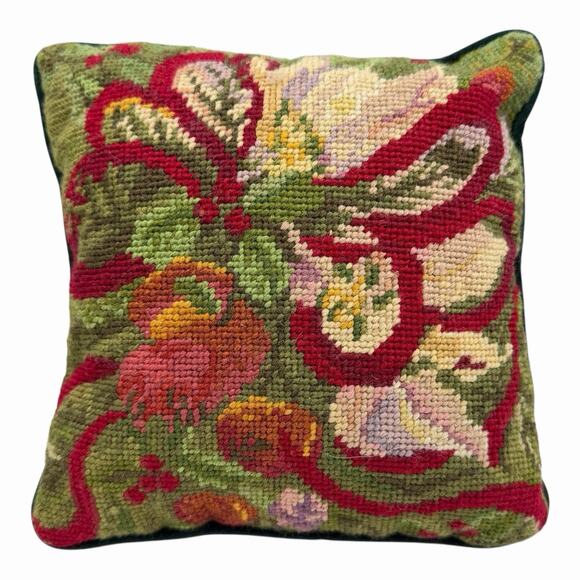 VTG SMALL NEEDLEPOINT EMBROIDERED PILLOW HOLIDAY CHRISTMAS FLORAL VELVET 9 X 9 - Picture 1 of 4